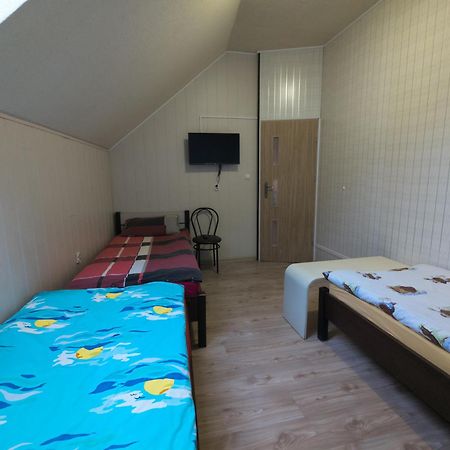 Pokoje Goscinne "U Karola" Pracownicze Scinawa Bagian luar foto